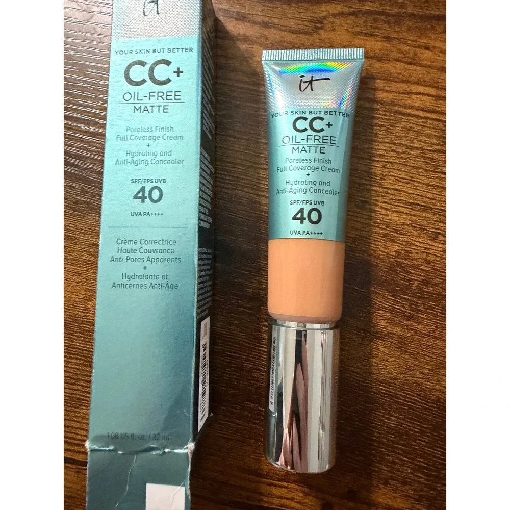 It Cosmetics CC+ Oil-Free Matte SPF 40 Full Coverage Cream Rich Honey 1.08oz